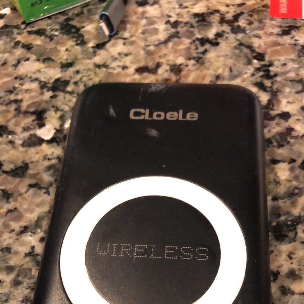 Wireless power bank